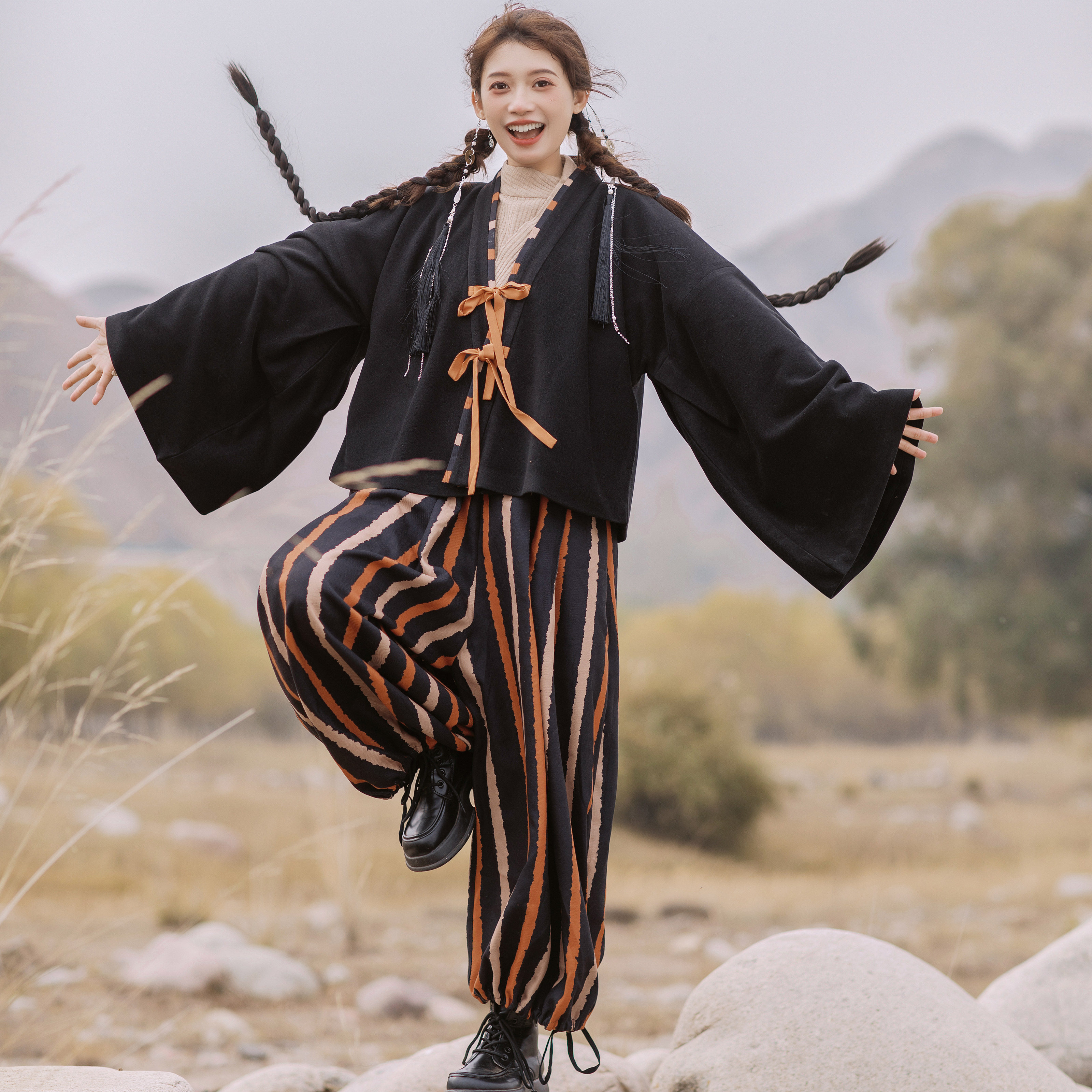 花朝记｜玄歌｜晋制汉服褶衣曲领衫条纹灯笼裤毛呢黑色秋冬日常风