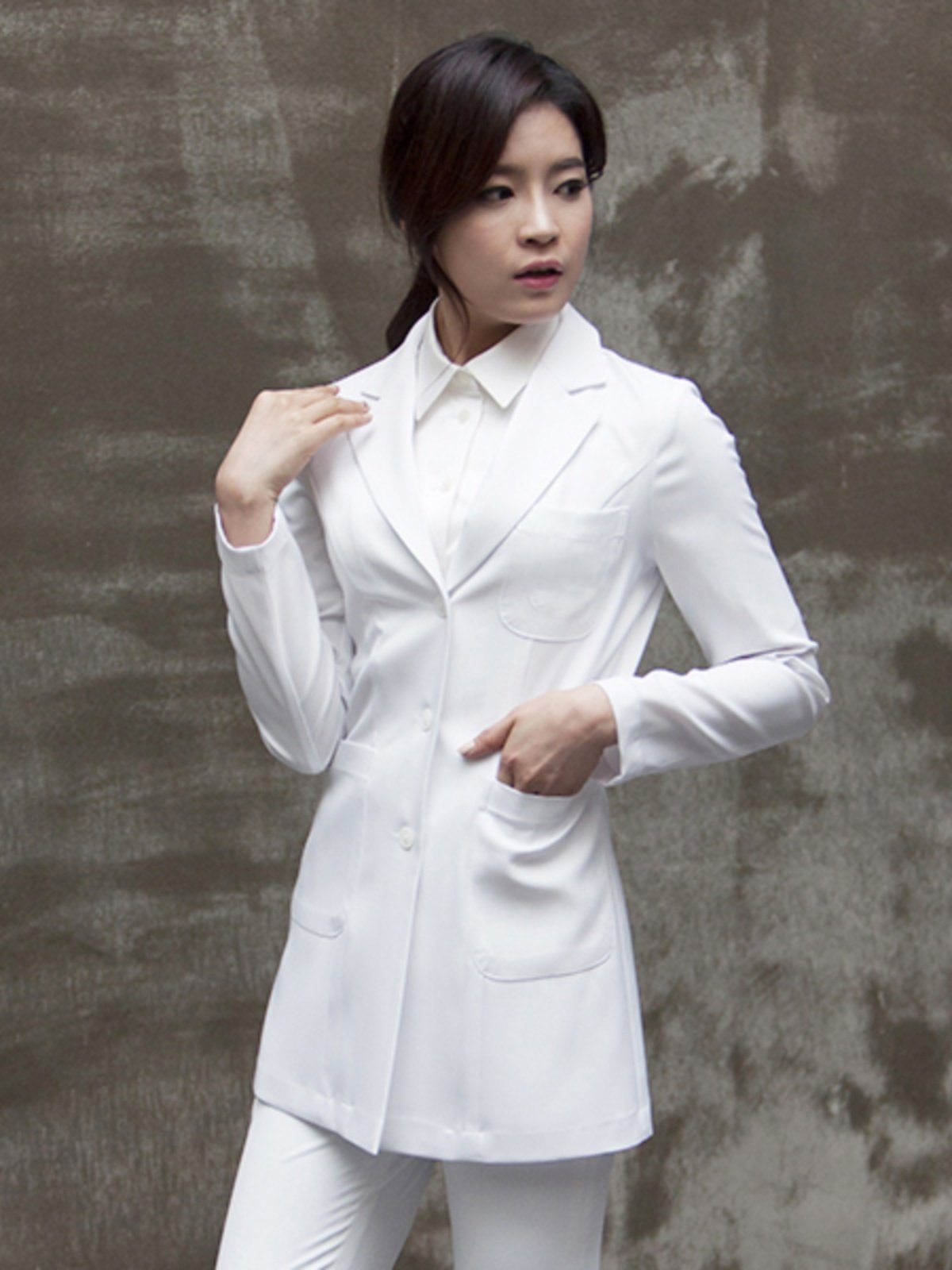 KOREAN PLASTIC SURGEON UNIFORM WHITE COAT LONG SLEEVE KOREAN BEAUTY SALON BEAUTICIAN COAT BEAUTY DENTIST UNIFORM SLIM FIT