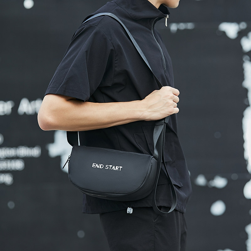 斜挎包男ins潮小包男士单肩包潮牌日系斜跨包学生简约休闲小背包,箱包皮具/热销女包/男包,男士包袋,淘宝优惠券,粉丝福利购,淘宝优惠卷