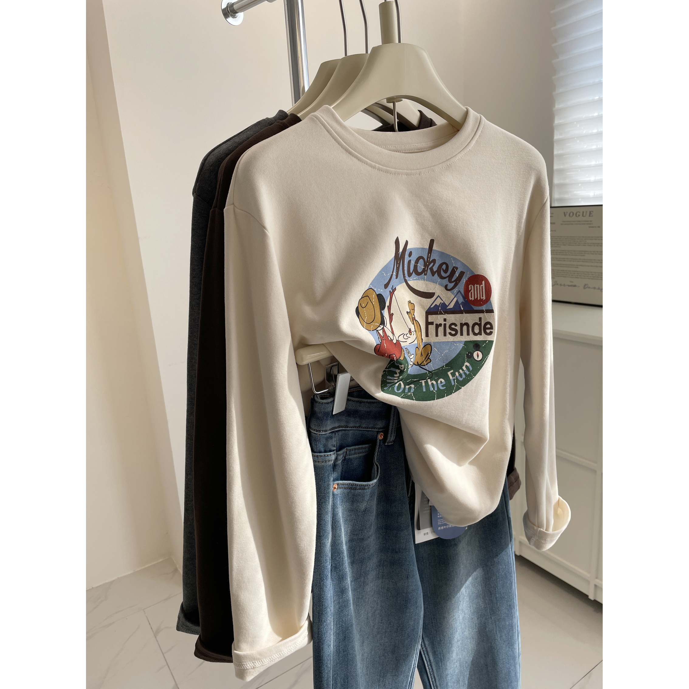 磨毛绒复古卡通减龄长袖打底衫