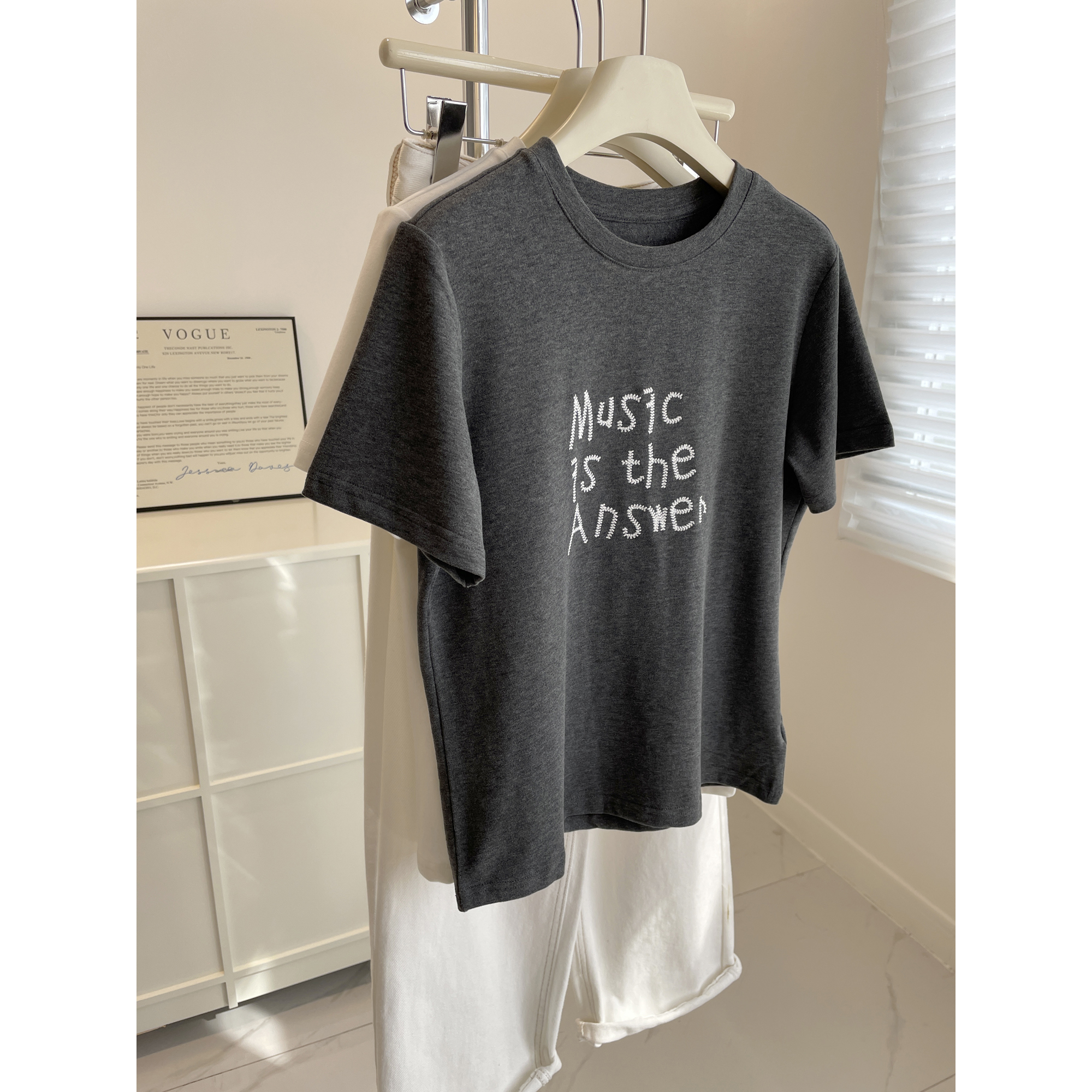 深灰色磨毛棉刺绣字母短袖t恤女!秋百搭显瘦正肩圆领内搭休闲Tee