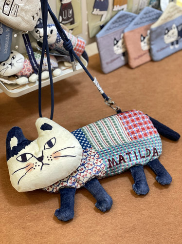 四脚小猫玛蒂尔达斜挎包 猫咪形状大收纳袋