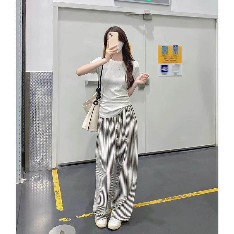 纯色正肩2026夏季新款基础修身百搭短袖T恤女小众短款黑色小上衣