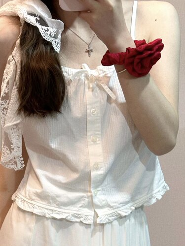 白色纯棉蝴蝶结衬衫内搭