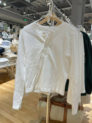 BM长袖纽扣T恤女春秋新款