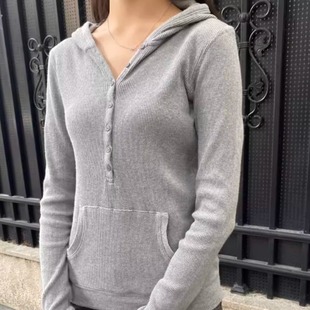 Brandy bm休闲连帽华夫格纽扣长袖针织衫女修身百搭套头毛衣灰色