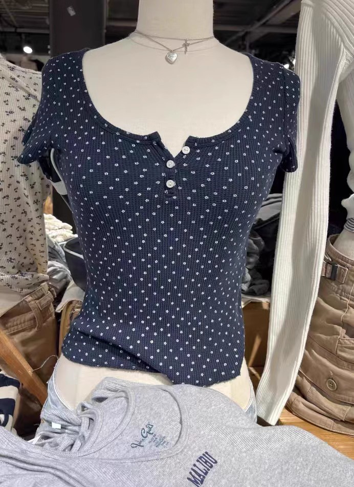 三粒扣短袖华夫格T恤女