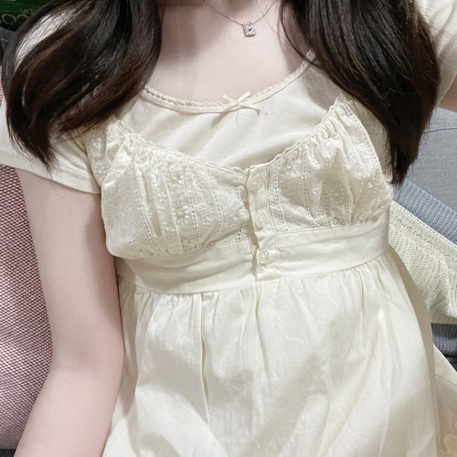 蕾丝刺绣v领吊带连衣裙