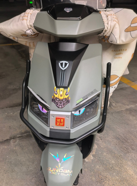 适用台铃超能S雷神A10青锋电动车恶魔之眼车头装饰改装贴纸小配件