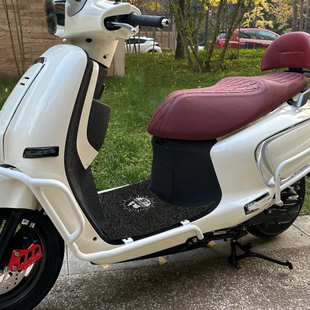 适用于济南铃木US125摩托车耐脏耐磨防水防滑易打理专用丝圈脚垫