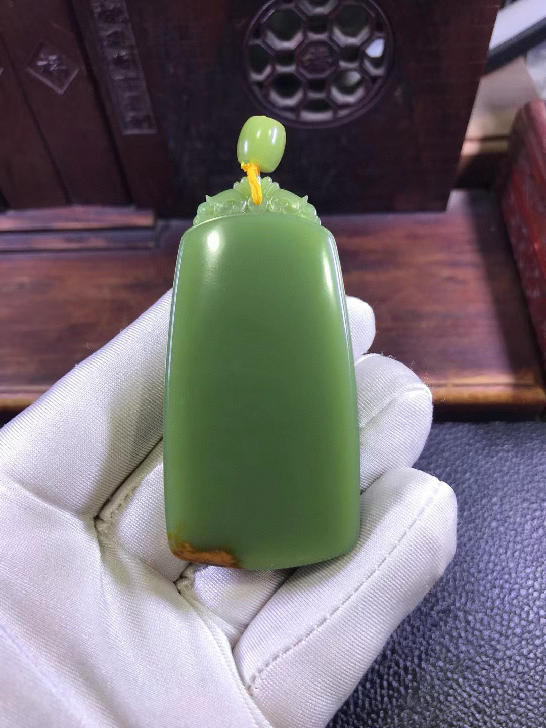 天然和田玉东北籽料正品析木绿河磨玉平安无事牌挂坠62克结构均匀