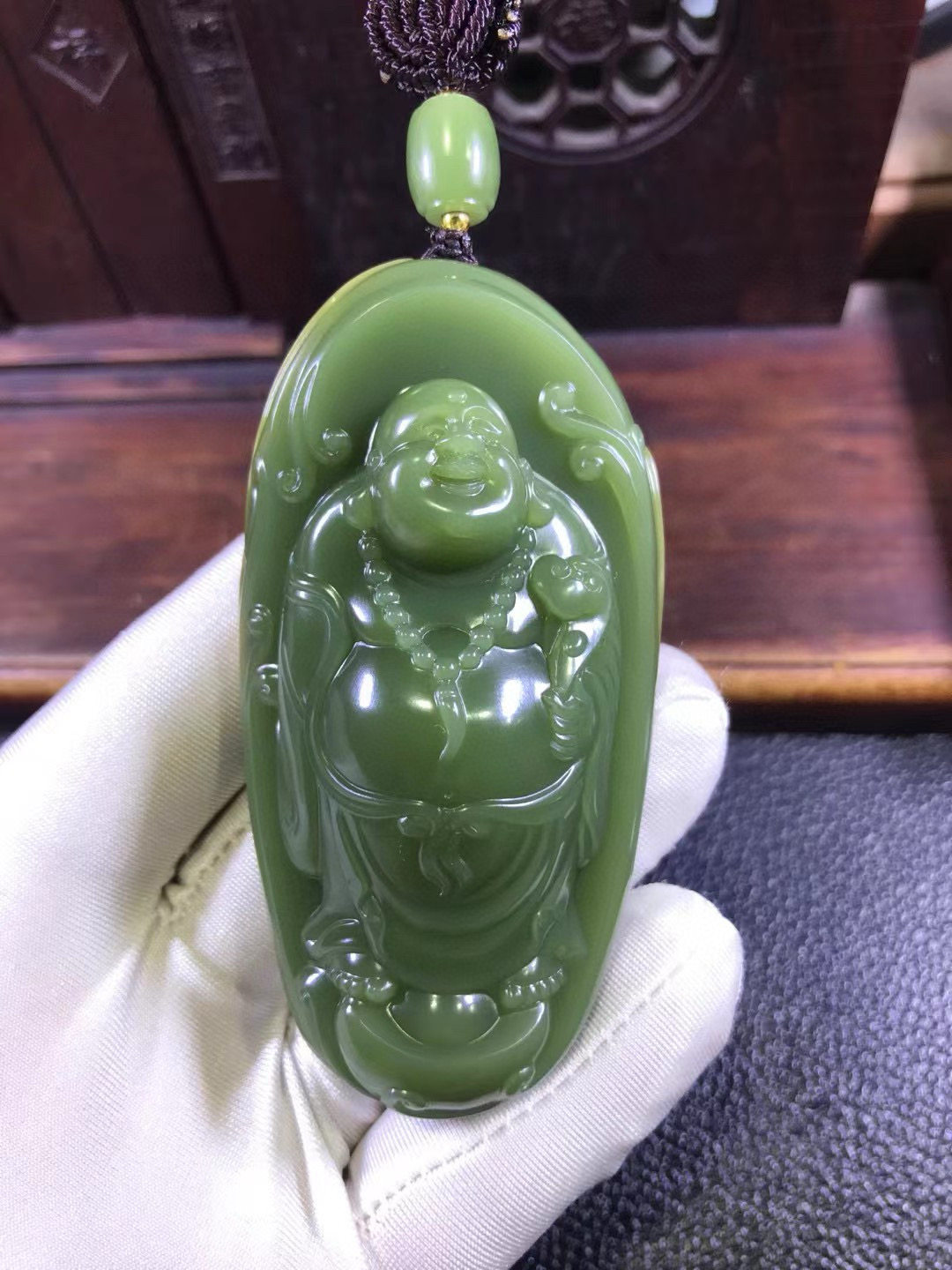 天然和田玉东北籽料析木绿河磨玉大肚佛手把件146克结构均匀