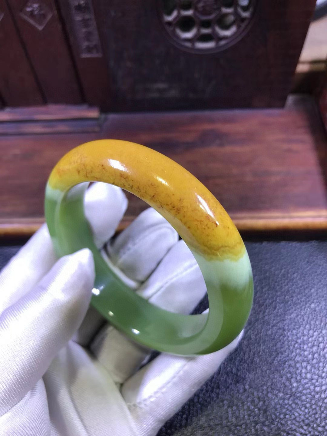 纯天然东北籽料透闪石玉手镯析木绿河磨玉皮浆玉三色手镯57口72克