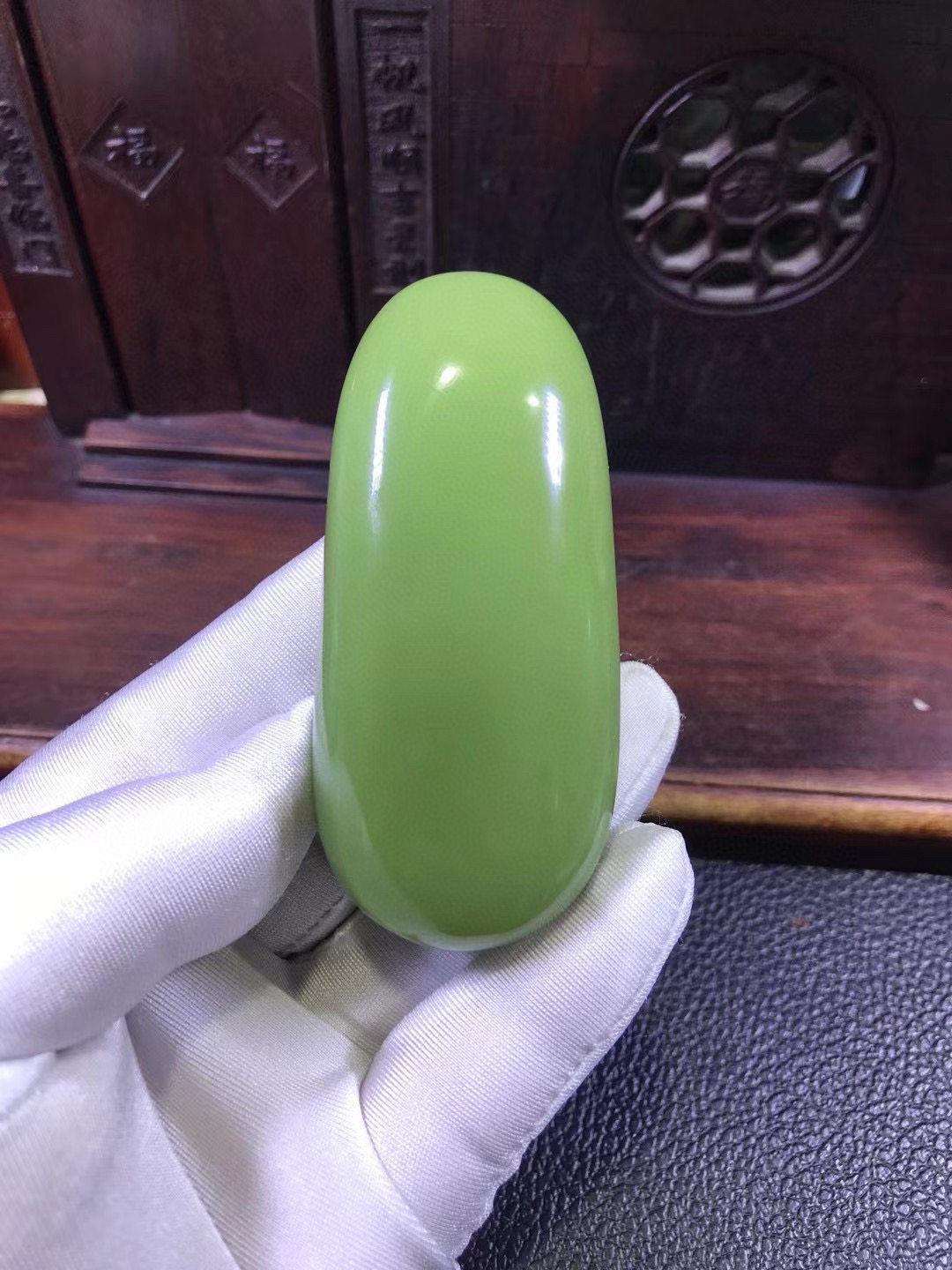 东北籽料析木黄绿河磨玉画龙料手把石原料原石重148克厂家直销