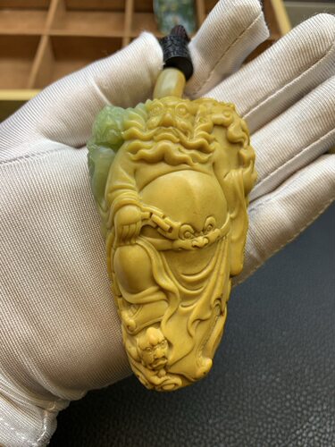 天然和田玉东北籽料厂家直销析木河磨玉椴树林钟馗手把件141克