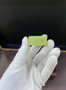 新出和田玉析木玉段树林23口径扳指戒指颜色艳玉质细腻油润度高