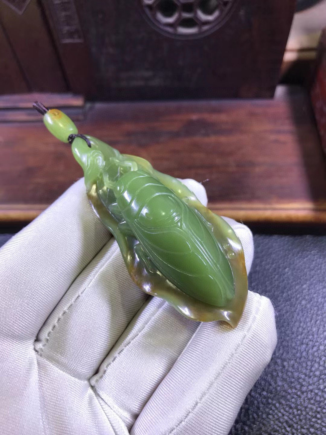 天然和田玉籽料析木绿河磨玉蝉一鸣惊人挂坠32克玉质细腻结构均匀