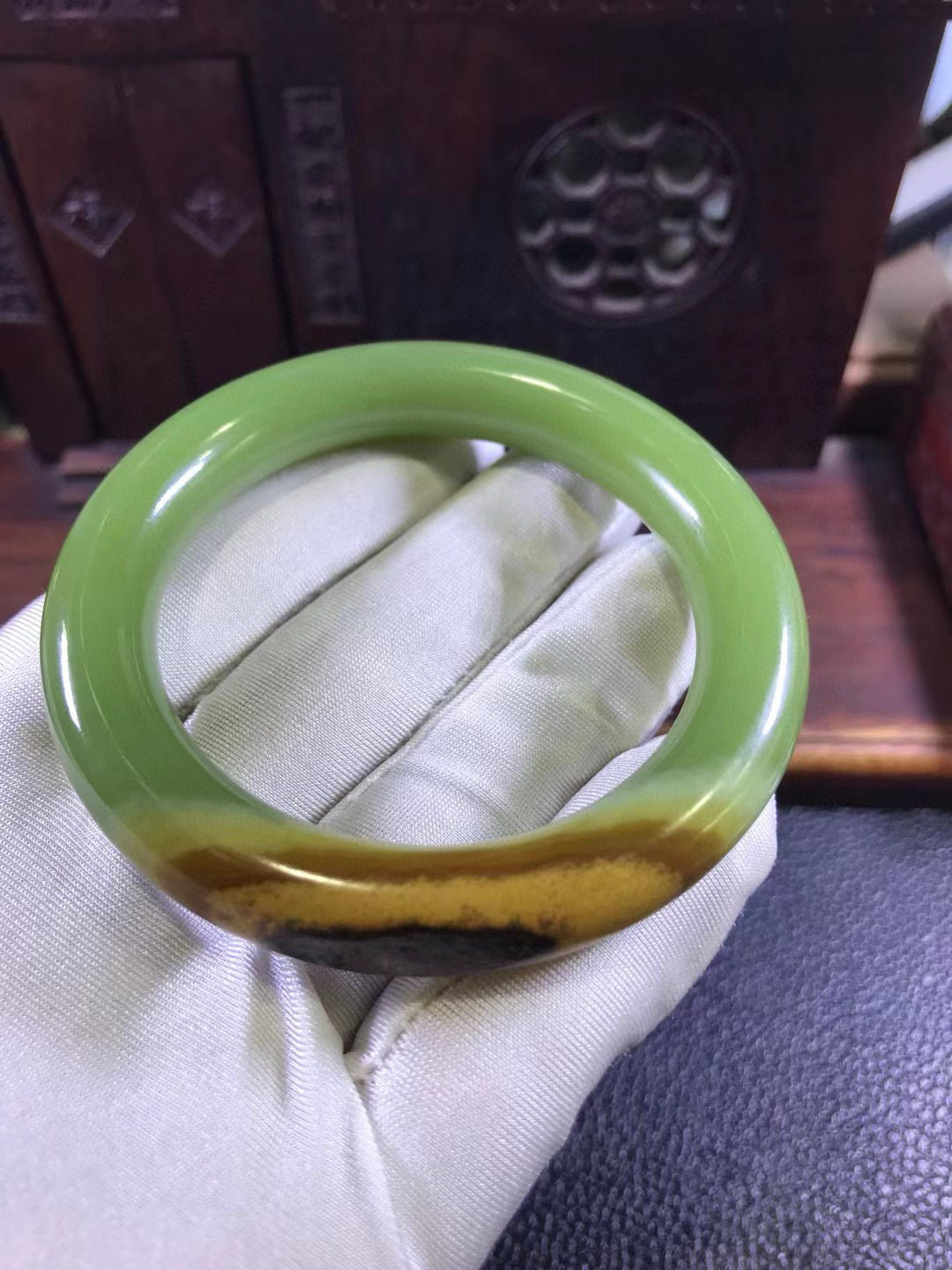 天然和田玉东北籽料女士玉镯析木绿河磨玉六色54口圆条手镯58克