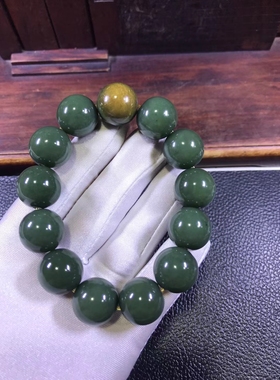 析木绿河磨玉一粒皮大手链手串重123克自家工厂生产苹果手机拍摄