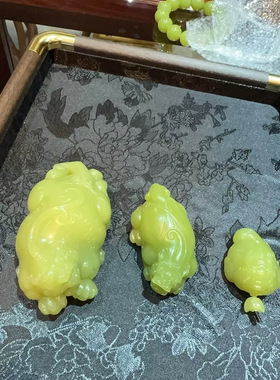 和田玉析木河磨玉椴树林黄绿肉三足鼎立貔貅摆件纯天然正品定制