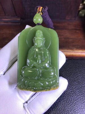 天然和田玉东北籽料析木绿河磨玉观音挂坠86克玉质细腻结构均匀