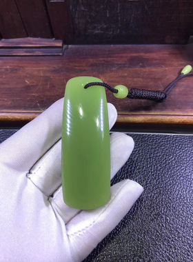 和田玉析木黄绿河磨玉画龙料福牌平安无事牌吊坠挂坠71克厂家直销