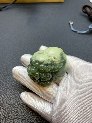 天然和田玉东北籽料析木绿河磨玉龙龟手把件吊坠挂坠93克厂家直销