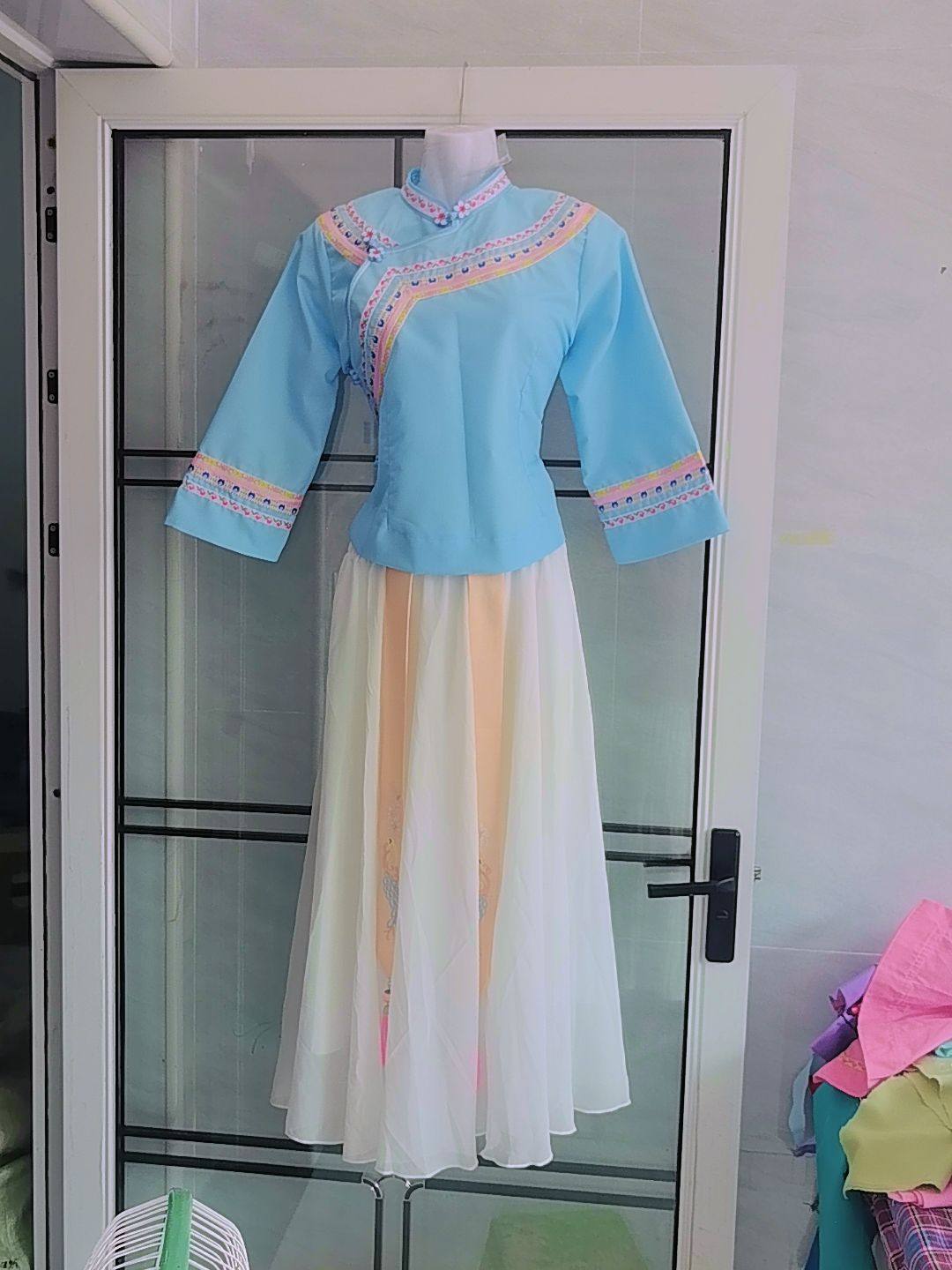 贵州新款布依族服装新款绣花上衣女款复古民族风演出服舞台装