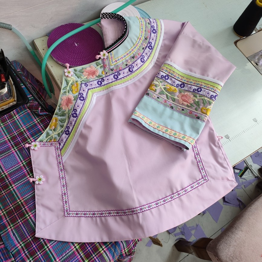 少数民族服装布依族服装新款女款外套女