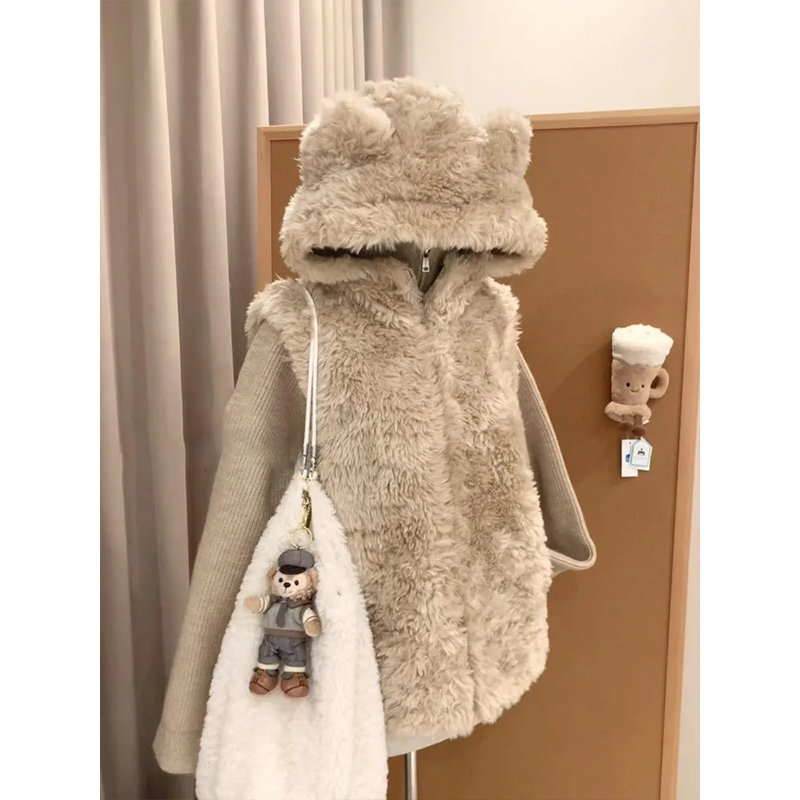 连帽马甲外套内搭上衣套装