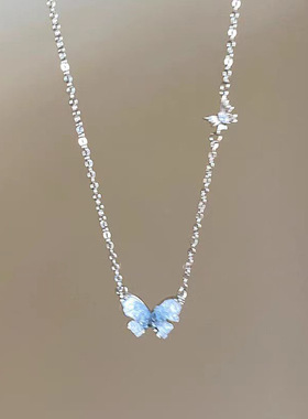 碎冰蓝蝴蝶渐变冰晶吊坠女款高级感轻奢小众锁骨链颈链