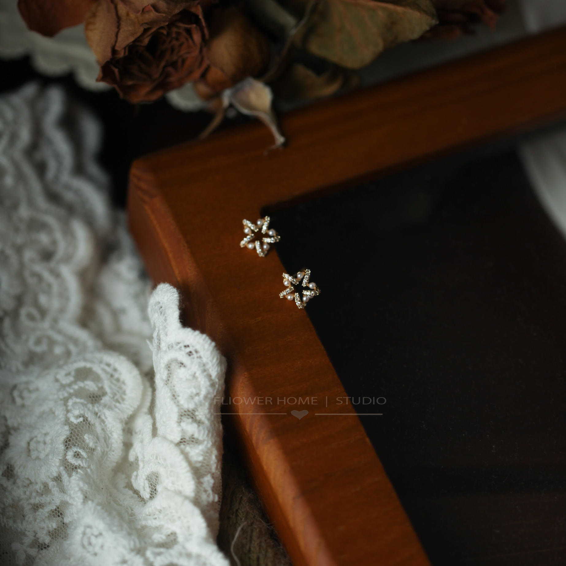 高质感女闪亮精致耳钉