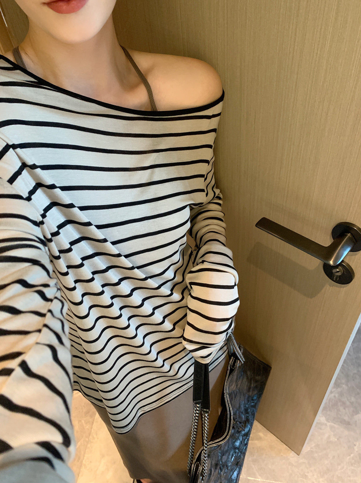 [香蕉派派]韩系撞色条纹斜肩型长袖t恤罩衫女夏外搭冰丝薄纱防晒