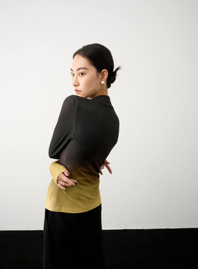 YM2024春季新款撞色小众设计修身百搭小高领打底衫渐变上衣女