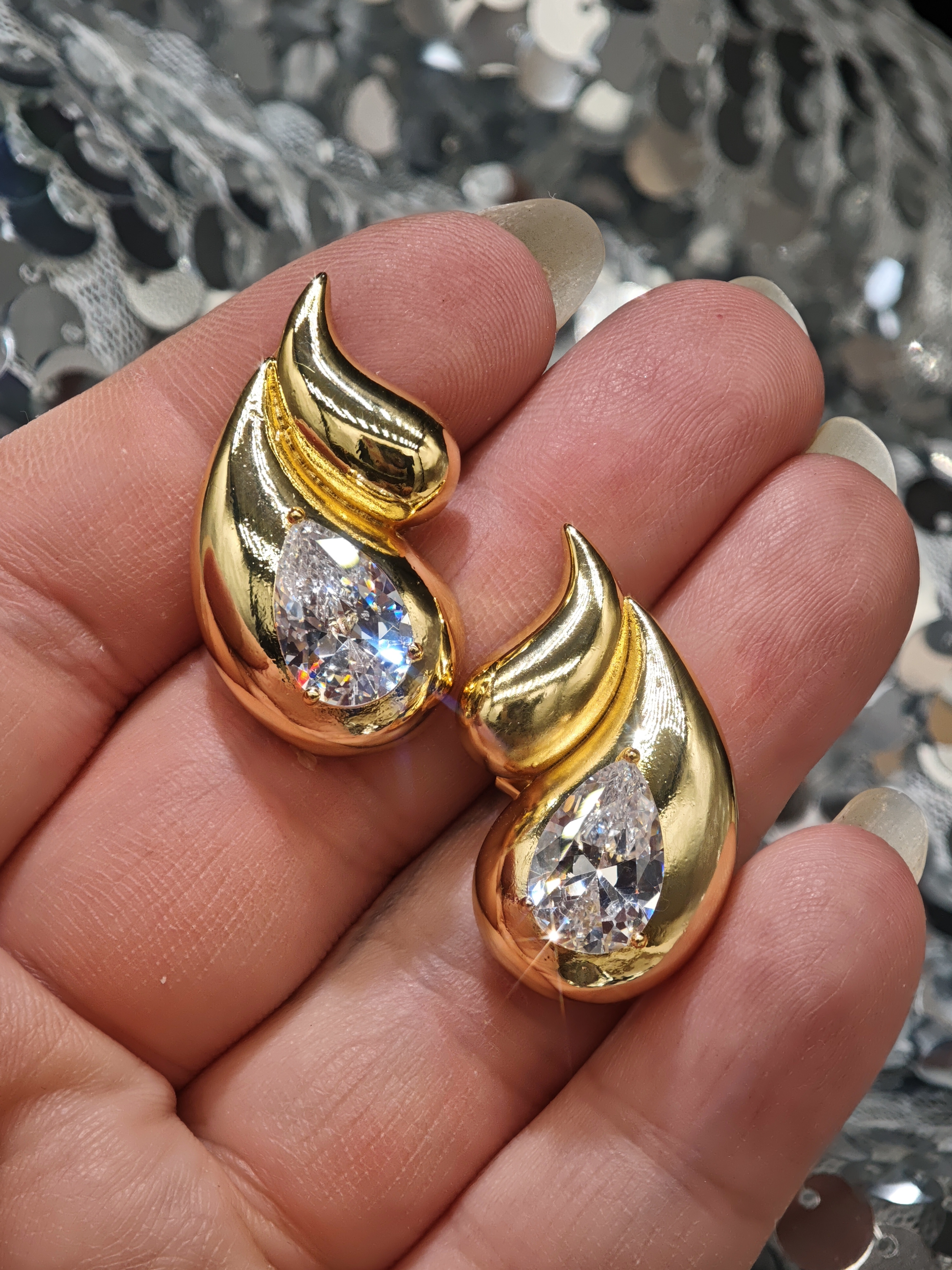 中古风金色水滴形气质百搭耳环女