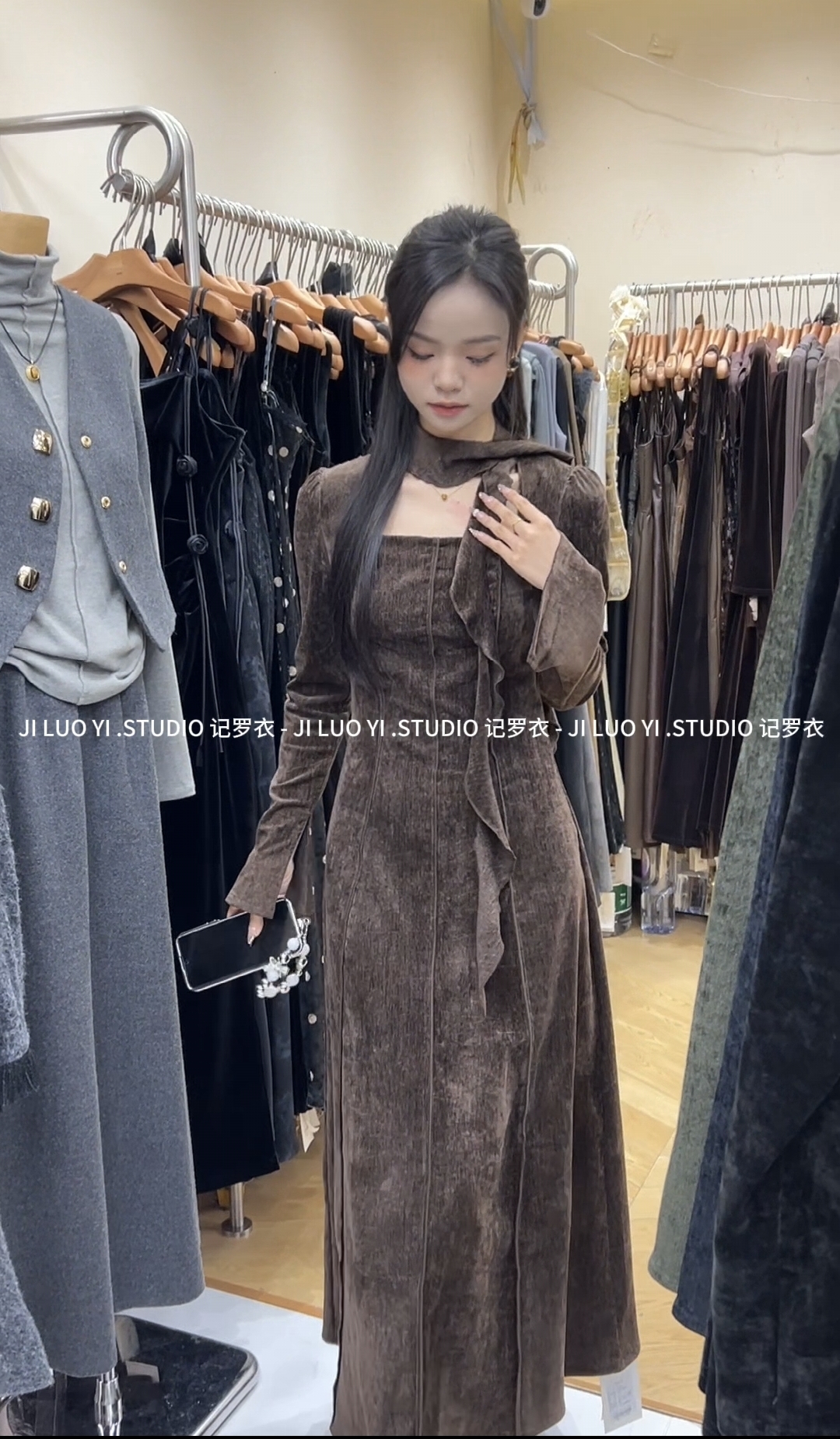 长袖丝绒连衣裙气质优雅A字裙