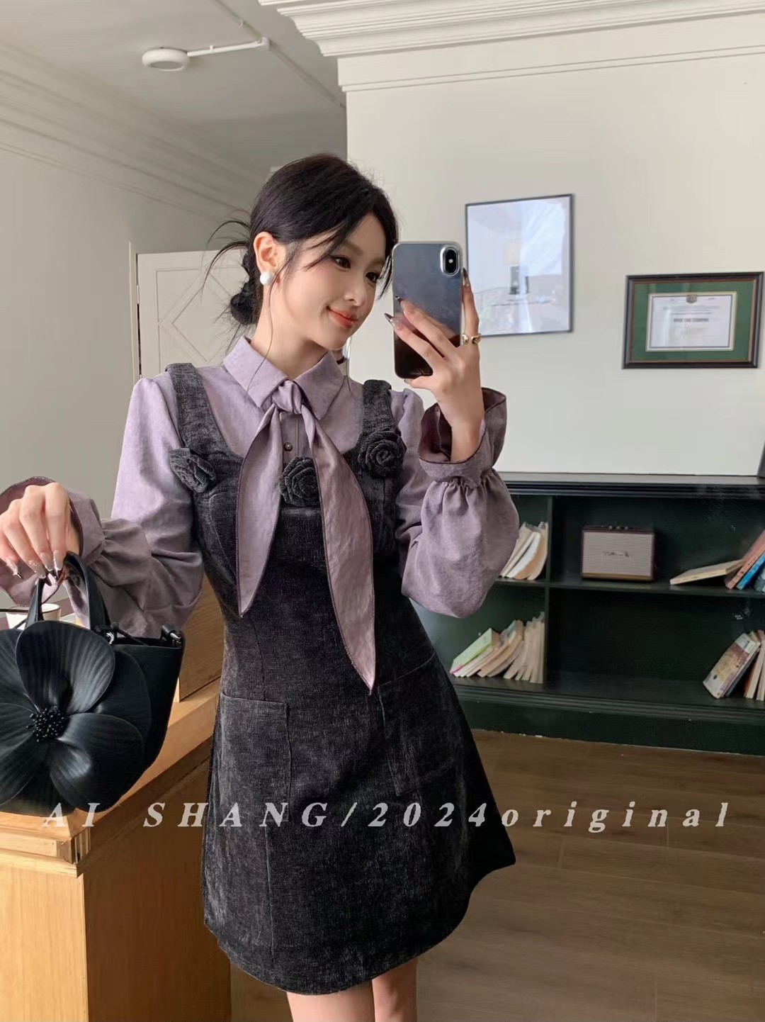法式复古灯芯绒配立体花朵背心连衣裙女冬季新款气质收腰显瘦短裙