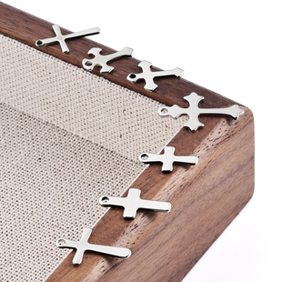 钛钢十字架小挂件饰品diy项链手链配件潮流吊坠不掉色小吊牌尾牌