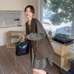 轻熟风宽松气质马甲两件套 春秋女2025新款 法式 复古碎花连衣裙套装