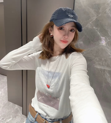 欧洲站2026春季新款字母图案印花t恤女时尚洋气百搭圆领套头上衣