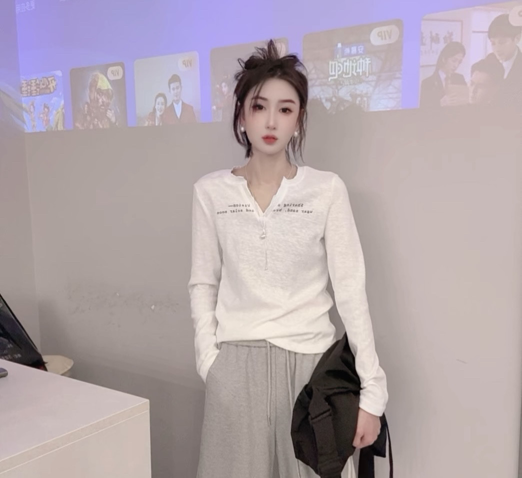 欧货2025春季新款前后字母印花t恤女时尚洋气百搭长袖v领套头上衣