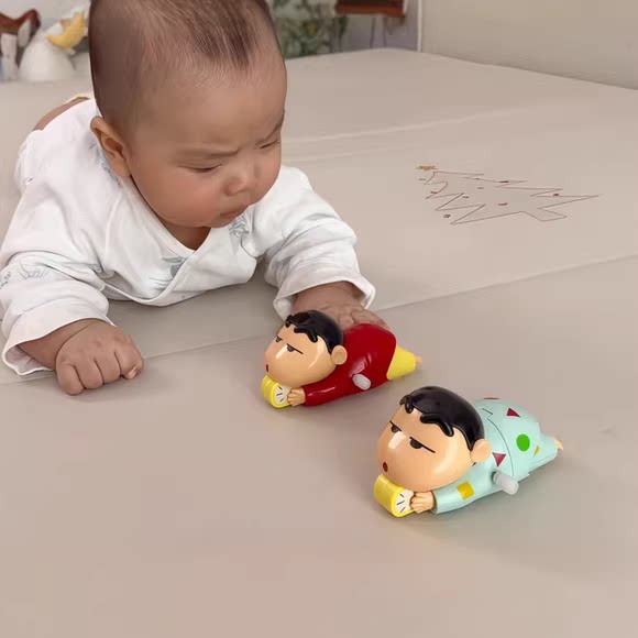 蜡笔小新爬行玩具婴儿抬头练习玩具宝宝引导练趴学爬神器早教益智