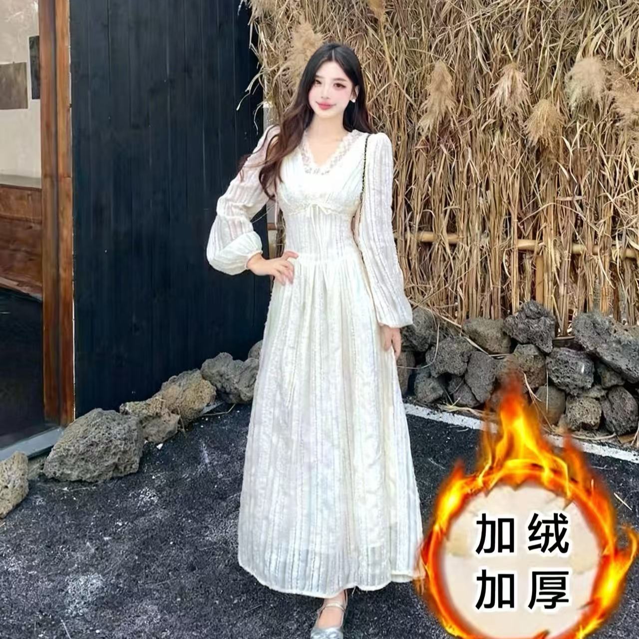 胖mm韩系时尚显瘦超仙温柔加绒加厚蕾丝连衣裙女气质收腰显瘦长裙