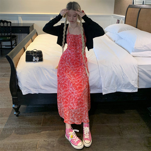 新势力时尚女装 气质淑女碎花连衣裙女度假风显瘦收腰系带长裙潮