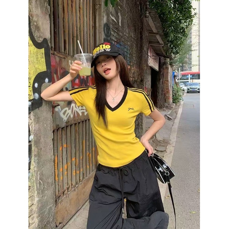 大码胖mm美式撞色v领正肩短袖T恤女夏季新款修身显瘦辣妹百搭上衣