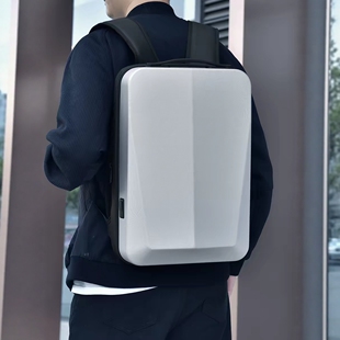 与鲨共舞高级感商务双肩包大容量防水电竞背包多功能旅行PC硬壳包