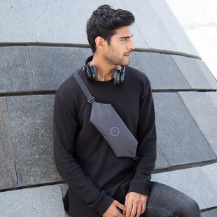 金圣斯新款单肩街头潮流男士胸包时尚日常穿搭腰包超薄防水斜挎包