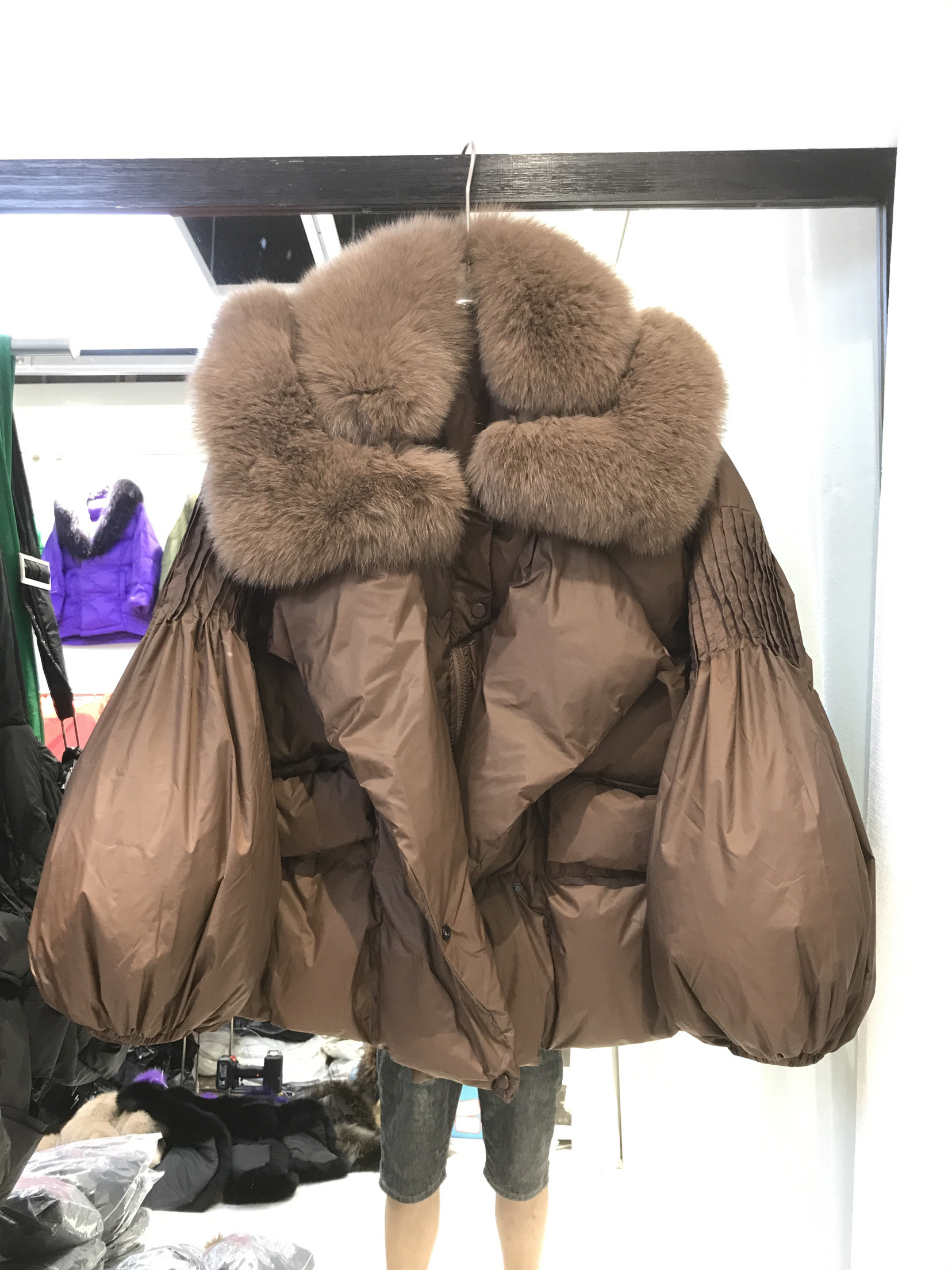 25新款欧货轻奢大毛领皮草羽绒服女短款灯笼袖西装领宽松加厚外套