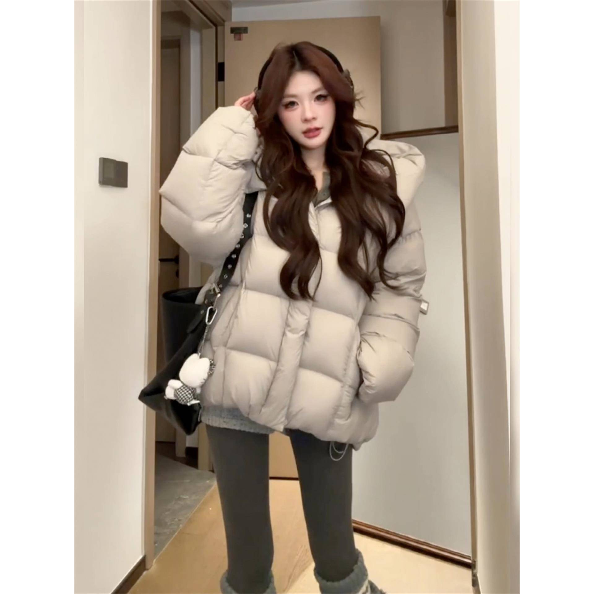 连帽短款小个子羽绒服女2025冬新款韩版棉衣设计感泡芙白鸭绒外套