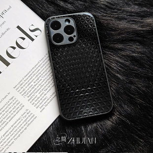 之简ZHIJIAN《黑棱密纹》玻璃亮面磨砂手机壳新款小众不撞壳适用苹果17promaxMATE60PRO+OPPOK12XIQOONEO9红
